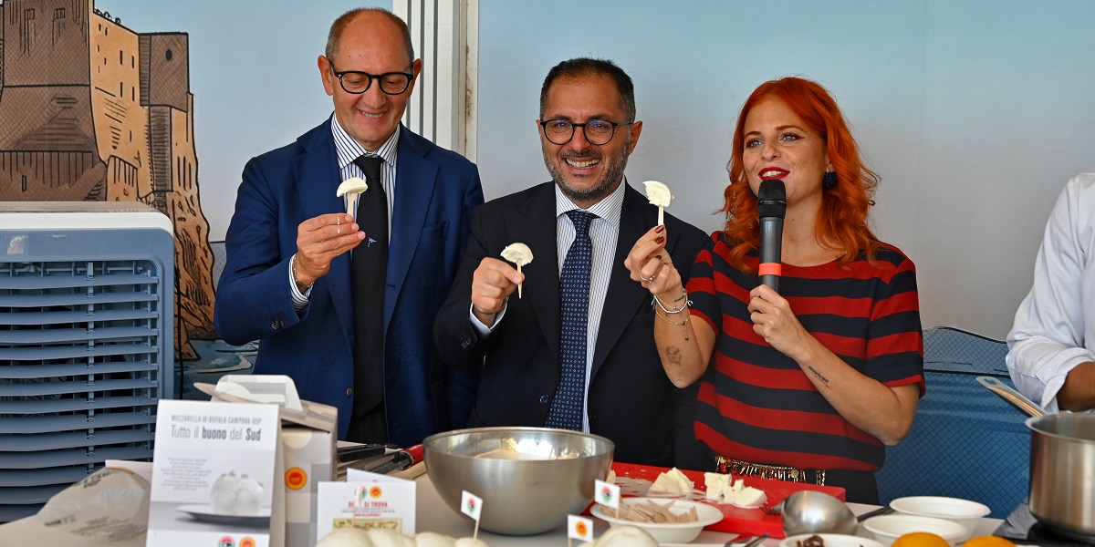 3-Regione-Campania-Assessorato-Agricoltura_La-Campania-presenta-le-sue-eccellenze_Regata-preliminare-Americas-Cup_Napoli-26.09.2026