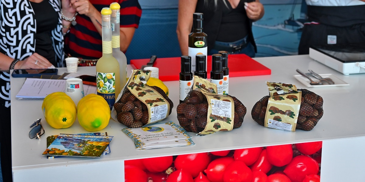 9-Regione-Campania-Assessorato-Agricoltura_La-Campania-presenta-le-sue-eccellenze_Regata-preliminare-Americas-Cup_Napoli-26.09.2026